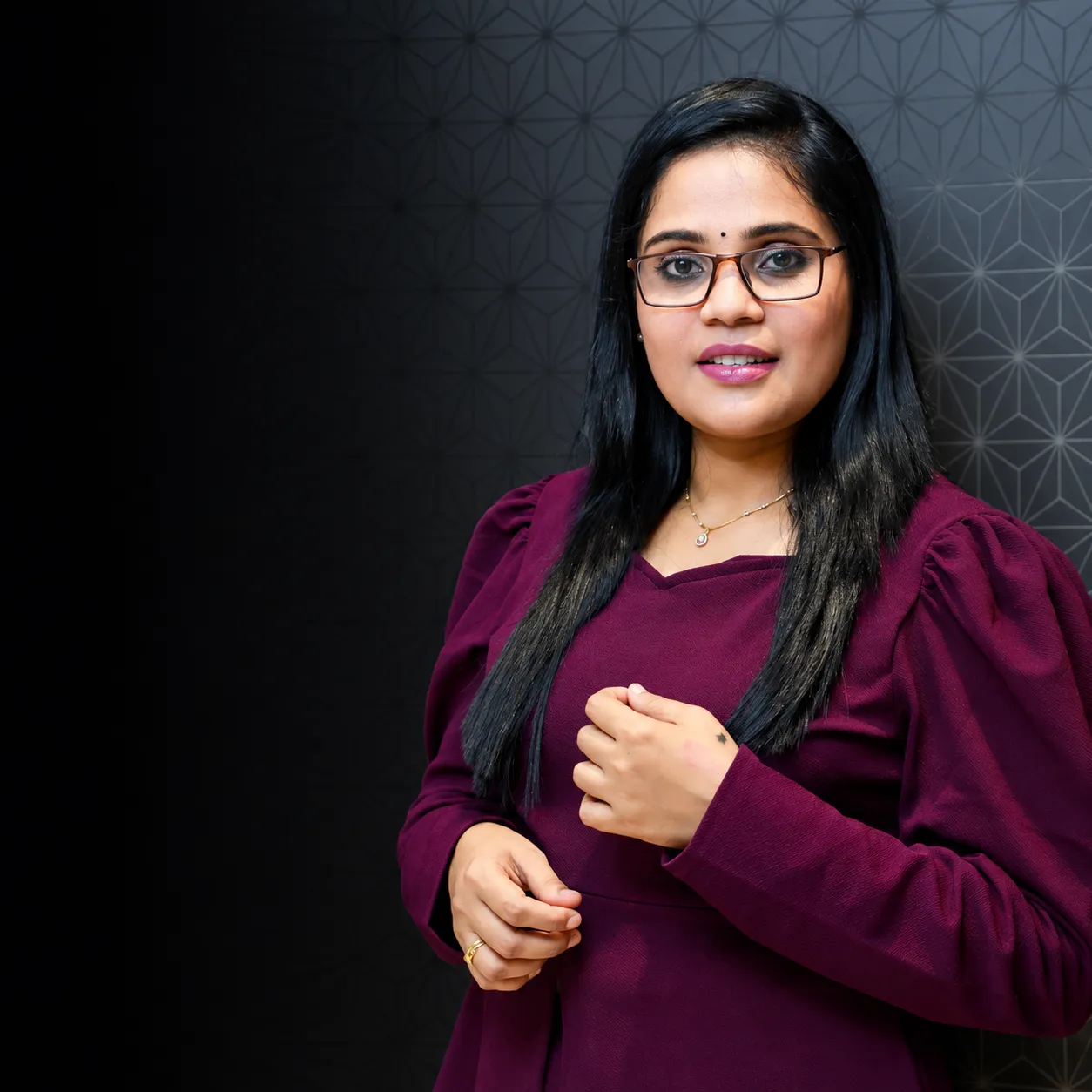 Portrait of Vijaya Ramineni, founder of Monalisa Academy
