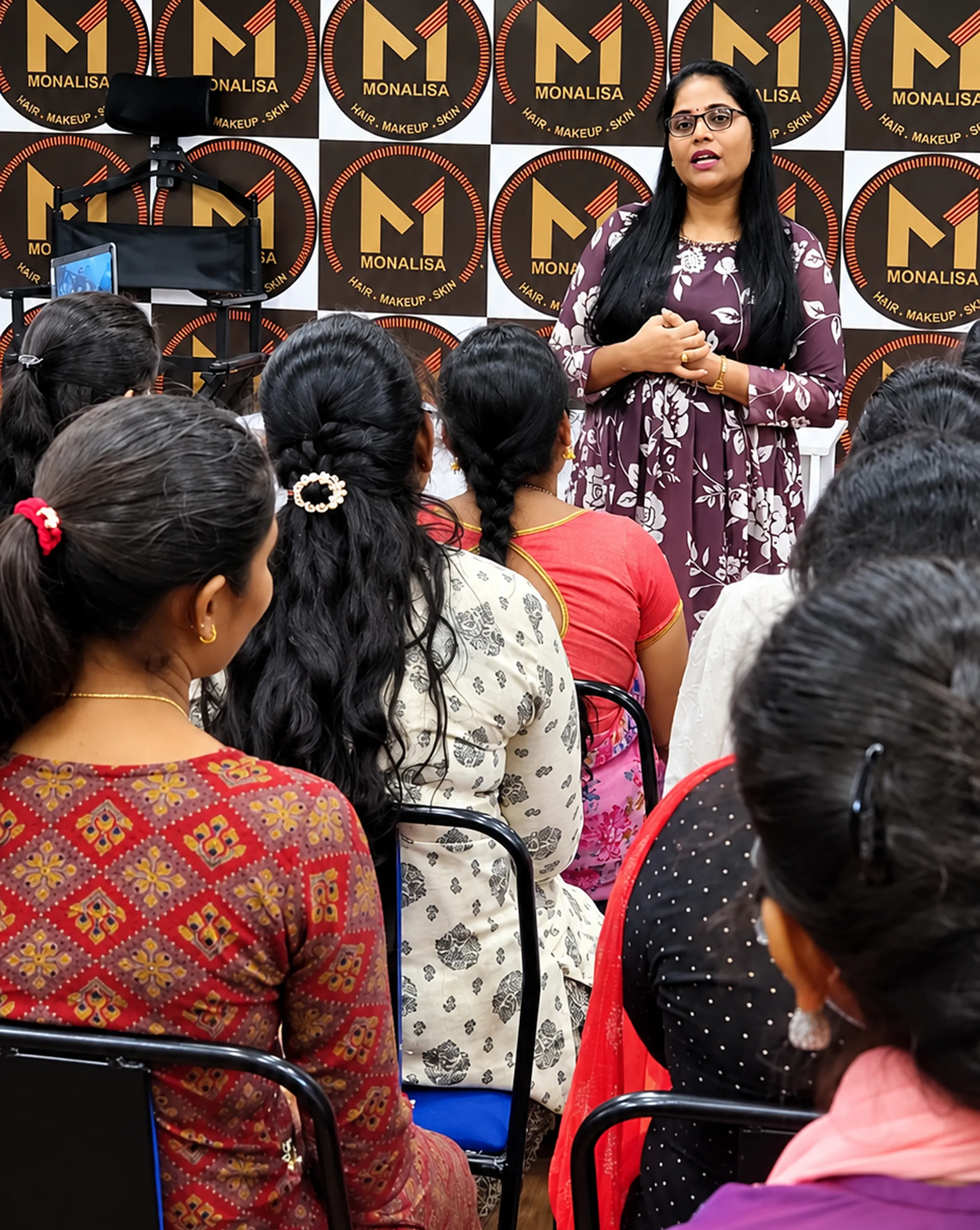 Vijaya Ramineni speaking to students at Monalisa Academy